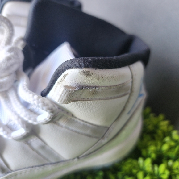 Jordan 11 Retro Legend Blue - Picture 12 of 15